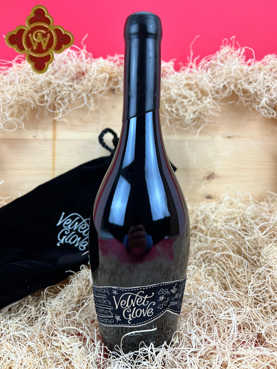 2006 Mollydooker The Velvet Glove Shiraz - 99 Pts! – CultWine